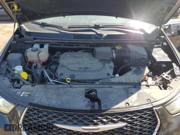 ✅ 2022 Chrysler Pacifica Touring L • VIN: 2C4RC1BG1NR146094 • Lot: 63194995. Wystawiony na Copart z przebiegiem 30 295 mil. Bezpłatny archiwum sprzedaży aukcyjnych z USA i szczegółowy raport historii pojazdu na DreamBid. Zdjęcie 12.