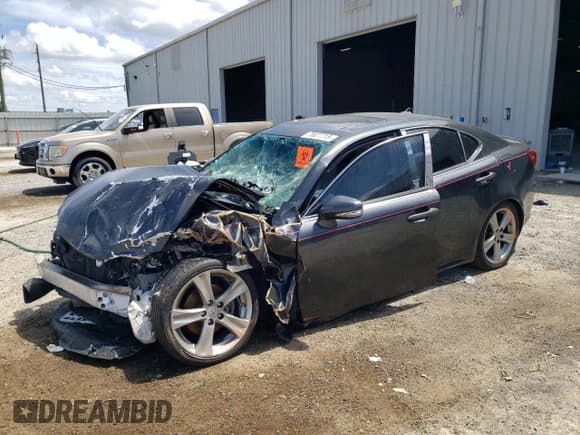 ✅ 2011 Lexus IS 250 • VIN: JTHBF5C23B5143658 • Лот: 70827715. Опубликован ранее на Copart с пробегом Не указан. Бесплатный доступ к архиву аукционных продаж из США и подробный отчёт об истории автомобиля на DreamBid. Изображение 1.