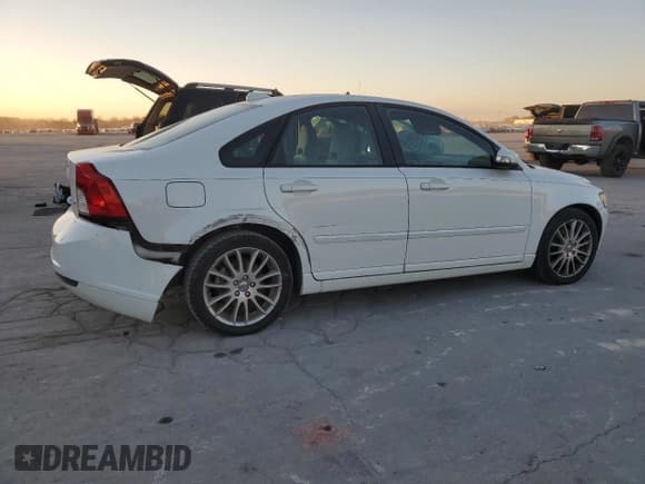 ✅ 2010 Volvo S40 • VIN: YV1382MS9A2496865 • Lot: 93044385. Listed on Copart with 207,820 mi. Free auction sales archive from the USA and detailed vehicle history report at DreamBid. Image 3.