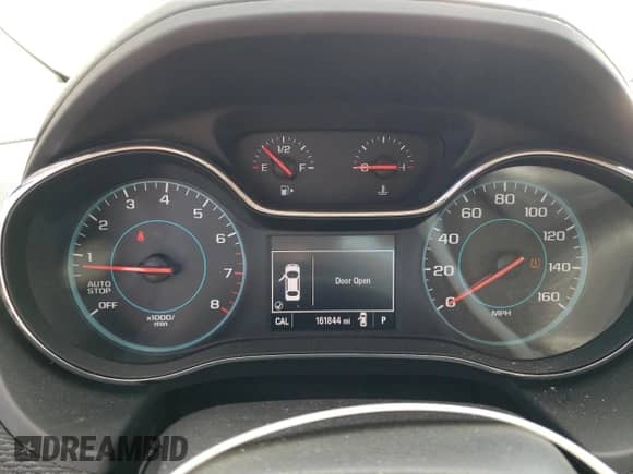 2017 Chevrolet Cruze LS z VIN 1G1BC5SM0H7133429, wystawiony jako Copart lot #82225725 z przebiegiem 161 844 mil mil oraz Szkoda całkowita • Salvage title. Historia ofert i sprzedaży dostępna na DreamBid. Obrazek 9.