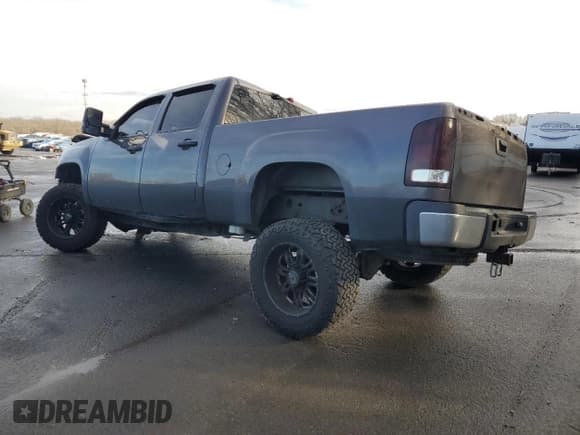 ✅ 2010 GMC Sierra 2500HD SLE • VIN: 1GT4K0B61AF117985 • Lot: 85198154. Wystawiony na Copart z przebiegiem Nie podano. Bezpłatny archiwum sprzedaży aukcyjnych z USA i szczegółowy raport historii pojazdu na DreamBid. Zdjęcie 2.