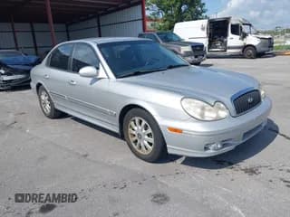 ✅ 2003 Hyundai Sonata GLS • VIN: KMHWF35H53A829245 • Lot: 42323409. Wystawiony na IAAI z przebiegiem 99 333 mil. Bezpłatny archiwum sprzedaży aukcyjnych z USA i szczegółowy raport historii pojazdu na DreamBid. Zdjęcie 1.