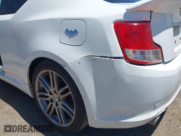 ✅ 2013 Scion tC • VIN: JTKJF5C75D3061253 • Lot: 42327688. Wystawiony na IAAI z przebiegiem 148 544 mil. Bezpłatny archiwum sprzedaży aukcyjnych z USA i szczegółowy raport historii pojazdu na DreamBid. Zdjęcie 16.