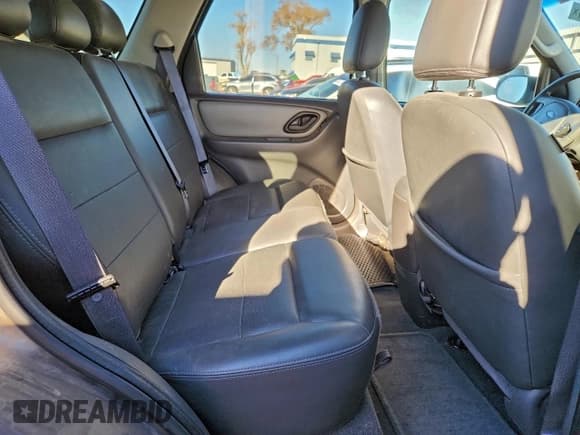 ✅ 2006 Ford Escape Hybrid • VIN: 1FMCU96H06KC73595 • Lot: 96231545. Listed on Copart with 89,226 mi. Free auction sales archive from the USA and detailed vehicle history report at DreamBid. Image 11.