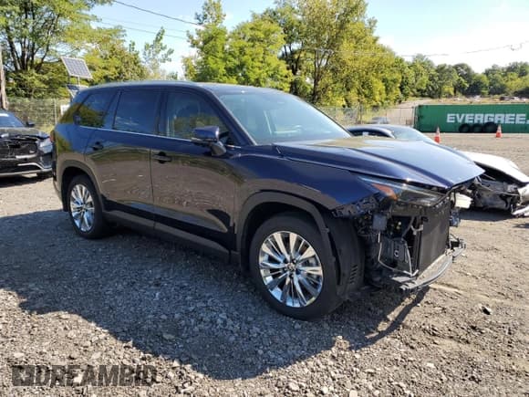 ✅ 2024 Toyota Highlander XLE • VIN: 5TDAAAB52RS062462 • Lot: 82045845. Wystawiony na Copart z przebiegiem 5 240 mil. Bezpłatny archiwum sprzedaży aukcyjnych z USA i szczegółowy raport historii pojazdu na DreamBid. Zdjęcie 4.