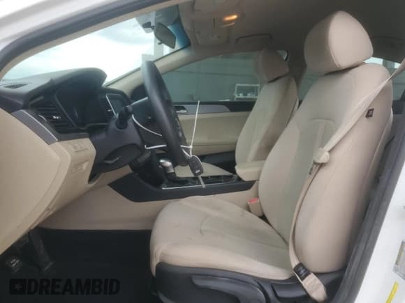 ✅ 2019 Hyundai Sonata SE • VIN: 5NPE24AFXKH768830 • Лот: 90891755. Опубликован ранее на Copart с пробегом 153 661 миль. Бесплатный доступ к архиву аукционных продаж из США и подробный отчёт об истории автомобиля на DreamBid. Изображение 7.