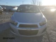 ✅ 2012 Chevrolet Sonic LS • VIN: 1G1JB5SH2C4152334 • Lot: 46574475. Wystawiony na Copart z przebiegiem 145 396 mil. Bezpłatny archiwum sprzedaży aukcyjnych z USA i szczegółowy raport historii pojazdu na DreamBid. Zdjęcie 5.