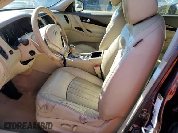 ✅ 2014 Infiniti QX50 Journey • VIN: JN1BJ0HP0EM210222 • Lot: 42376295. Wystawiony na Copart z przebiegiem 133 068 mil. Bezpłatny archiwum sprzedaży aukcyjnych z USA i szczegółowy raport historii pojazdu na DreamBid. Zdjęcie 7.