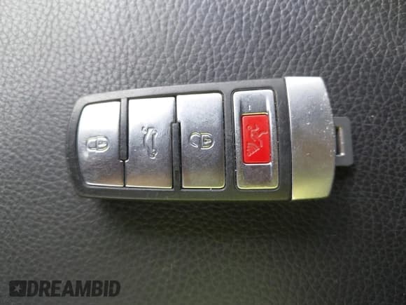 ✅ 2013 Volkswagen CC R-Line • VIN: WVWBP7AN2DE562112 • Lot: 43698298. Listed on IAAI with 115,777 mi. Free auction sales archive from the USA and detailed vehicle history report at DreamBid. Image 11.