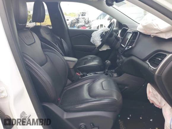 ✅ 2019 Jeep Cherokee Limited • VIN: 1C4PJMDN8KD179750 • Lot: 40267561. Wystawiony na IAAI z przebiegiem 96 402 mil. Bezpłatny archiwum sprzedaży aukcyjnych z USA i szczegółowy raport historii pojazdu na DreamBid. Zdjęcie 5.