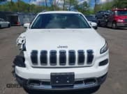 ✅ 2018 Jeep Cherokee Limited • VIN: 1C4PJMDB6JD582257 • Lot: 42167878. Wystawiony na IAAI z przebiegiem 50 513 mil. Bezpłatny archiwum sprzedaży aukcyjnych z USA i szczegółowy raport historii pojazdu na DreamBid. Zdjęcie 12.