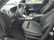 ✅ 2024 Mercedes-Benz GLB 250 • VIN: W1N4M4HB9RW356016 • Lot: 59952035. Wystawiony na Copart z przebiegiem 11 106 mil. Bezpłatny archiwum sprzedaży aukcyjnych z USA i szczegółowy raport historii pojazdu na DreamBid. Zdjęcie 7.