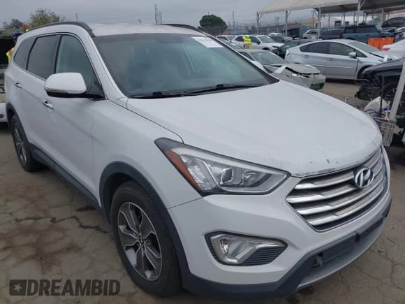 ✅ 2014 Hyundai Santa Fe GLS • VIN: KM8SN4HF7EU057012 • Lot: 43633938. Wystawiony na IAAI z przebiegiem 157 673 mil. Bezpłatny archiwum sprzedaży aukcyjnych z USA i szczegółowy raport historii pojazdu na DreamBid. Zdjęcie 1.
