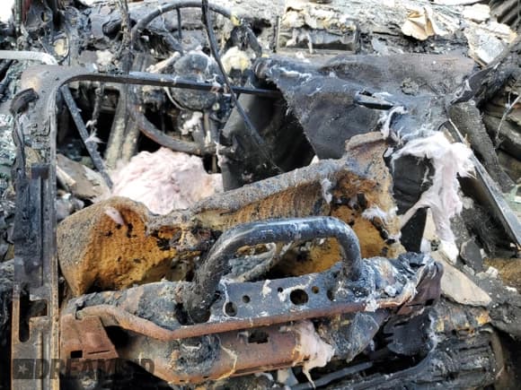 ✅ 2018 BMW X5 M • VIN: 5YMKT6C50J0Y84198 • Lot: 78484863. Wystawiony na Copart z przebiegiem Nie podano. Bezpłatny archiwum sprzedaży aukcyjnych z USA i szczegółowy raport historii pojazdu na DreamBid. Zdjęcie 8.