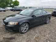 ✅ 2010 Volvo C70 • VIN: YV1672MC9AJ090678 • Лот: 58941545. Опубликован ранее на Copart с пробегом 76 318 миль. Бесплатный доступ к архиву аукционных продаж из США и подробный отчёт об истории автомобиля на DreamBid. Изображение 1.