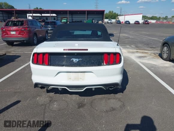 ✅ 2016 Ford Mustang EcoBoost Premium • VIN: 1FATP8UH6G5253611 • Lot: 43107418. Wystawiony na IAAI z przebiegiem 134 471 mil. Bezpłatny archiwum sprzedaży aukcyjnych z USA i szczegółowy raport historii pojazdu na DreamBid. Zdjęcie 16.
