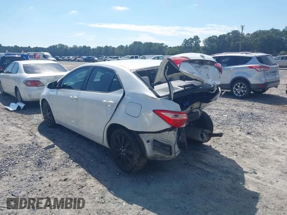 ✅ 2018 Toyota Corolla SE • VIN: 5YFBURHEXJP833667 • Lot: 43355639. Listed on IAAI with 116,952 mi. Free auction sales archive from the USA and detailed vehicle history report at DreamBid. Image 3.