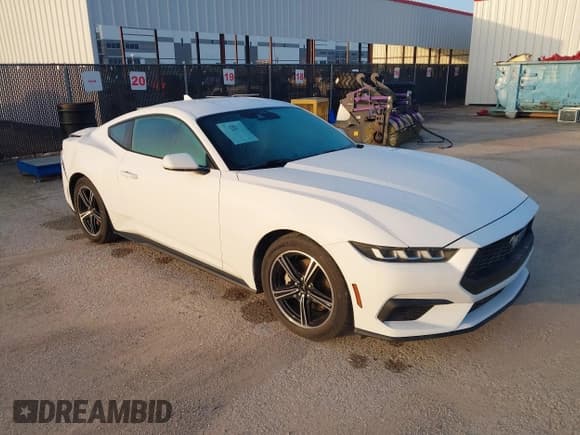 ✅ 2024 Ford Mustang EcoBoost • VIN: 1FA6P8TH0R5105570 • Лот: 43529398. Опубликован ранее на IAAI с пробегом 40 165 миль. Бесплатный доступ к архиву аукционных продаж из США и подробный отчёт об истории автомобиля на DreamBid. Изображение 1.