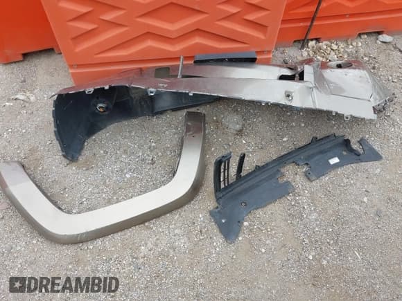 ✅ 2006 Jeep Commander • VIN: 1J8HG48N06C275065 • Lot: 42330005. Listed on IAAI with 196,924 mi. Free auction sales archive from the USA and detailed vehicle history report at DreamBid. Image 12.