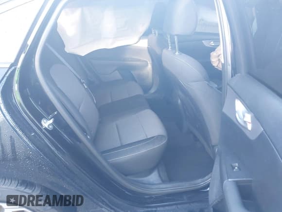 ✅ 2024 Kia Forte LXS • VIN: 3KPF24AD8RE787667 • Lot: 43426519. Wystawiony na IAAI z przebiegiem 10 958 mil. Bezpłatny archiwum sprzedaży aukcyjnych z USA i szczegółowy raport historii pojazdu na DreamBid. Zdjęcie 8.