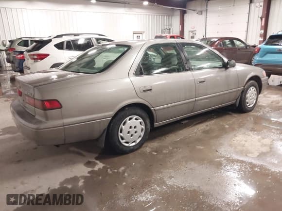 ✅ 1998 Toyota Camry LE • VIN: 4T1BG22K9WU357768 • Lot: 43848020. Listed on IAAI with 122,565 mi. Free auction sales archive from the USA and detailed vehicle history report at DreamBid. Image 4.