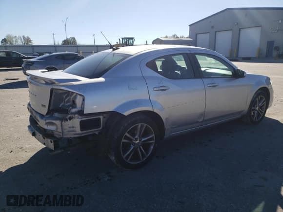 ✅ 2011 Dodge Avenger Heat • VIN: 1B3BD1FG6BN541455 • Lot: 81155264. Wystawiony na Copart z przebiegiem 143 592 mil. Bezpłatny archiwum sprzedaży aukcyjnych z USA i szczegółowy raport historii pojazdu na DreamBid. Zdjęcie 3.