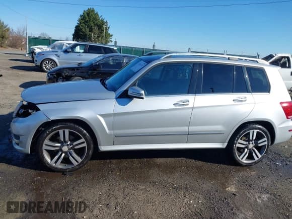 ✅ 2013 Mercedes-Benz GLK 350 • VIN: WDCGG8JB7DF987606 • Лот: 43801357. Опубликован ранее на IAAI с пробегом 195 822 миль. Бесплатный доступ к архиву аукционных продаж из США и подробный отчёт об истории автомобиля на DreamBid. Изображение 15.