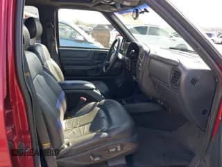 ✅ 1999 Chevrolet Blazer LS • VIN: 1GNDT13W8X2178923 • Lot: 41877375. Wystawiony na IAAI z przebiegiem 180 146 mil. Bezpłatny archiwum sprzedaży aukcyjnych z USA i szczegółowy raport historii pojazdu na DreamBid. Zdjęcie 5.