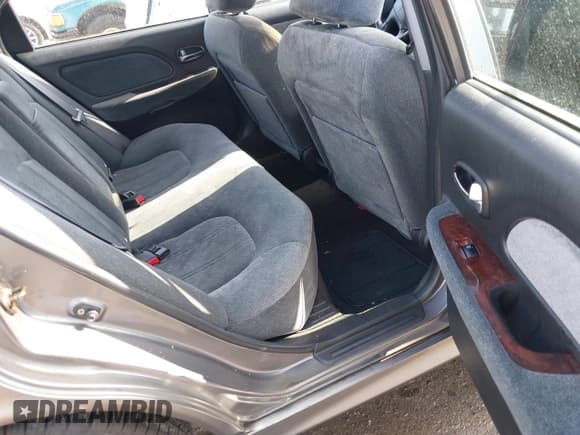 ✅ 2004 Hyundai Sonata GLS • VIN: KMHWF35H44A055278 • Lot: 42526427. Wystawiony na IAAI z przebiegiem 153 896 mil. Bezpłatny archiwum sprzedaży aukcyjnych z USA i szczegółowy raport historii pojazdu na DreamBid. Zdjęcie 8.