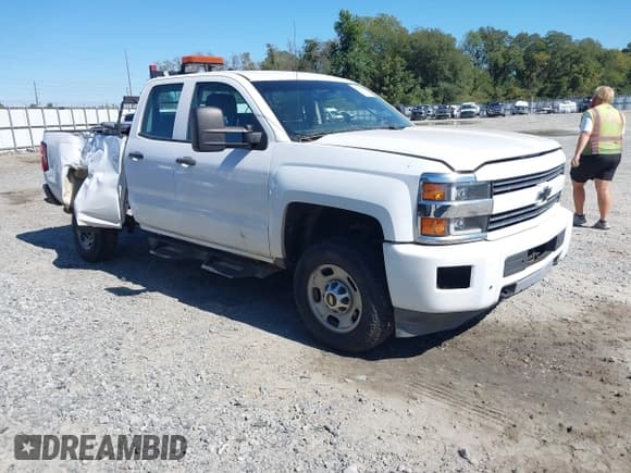 ✅ 2015 Chevrolet Silverado 2500HD Work Truck • VIN: 1GC2CUEG7FZ519192 • Лот: 43494305. Опубликован ранее на IAAI с пробегом 215 257 миль. Бесплатный доступ к архиву аукционных продаж из США и подробный отчёт об истории автомобиля на DreamBid. Изображение 1.