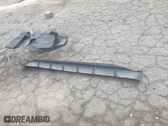 ✅ 2019 Dodge Durango GT Plus • VIN: 1C4RDJDG1KC605106 • Lot: 42964079. Listed on IAAI with 81,060 mi. Free auction sales archive from the USA and detailed vehicle history report at DreamBid. Image 12.