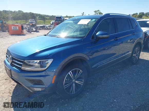 ✅ 2018 Volkswagen Tiguan SEL • VIN: 3VV3B7AX5JM015069 • Lot: 43443131. Listed on IAAI with 82,438 mi. Free auction sales archive from the USA and detailed vehicle history report at DreamBid. Image 2.