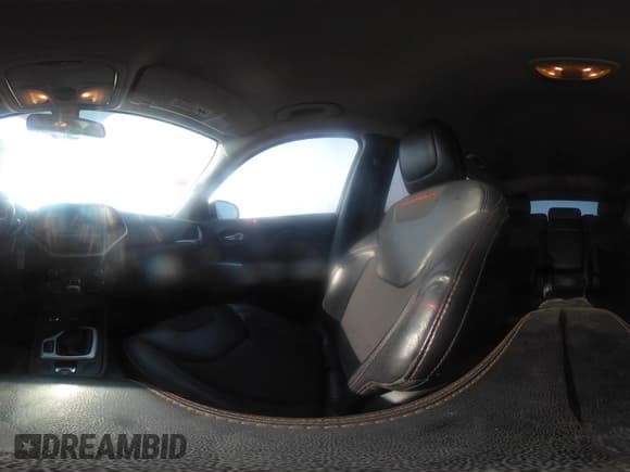 ✅ 2017 Jeep Cherokee Trailhawk • VIN: 1C4PJMBB5HW581070 • Лот: 42783250. Опубликован ранее на IAAI с пробегом 171 128 миль. Бесплатный доступ к архиву аукционных продаж из США и подробный отчёт об истории автомобиля на DreamBid. Изображение 19.