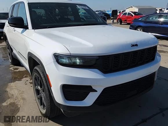 ✅ 2024 Jeep Grand Cherokee Laredo X • VIN: 1C4RJGAG1RC124752 • Lot: 85354395. Wystawiony na Copart z przebiegiem 33 435 mil. Bezpłatny archiwum sprzedaży aukcyjnych z USA i szczegółowy raport historii pojazdu na DreamBid. Zdjęcie 14.