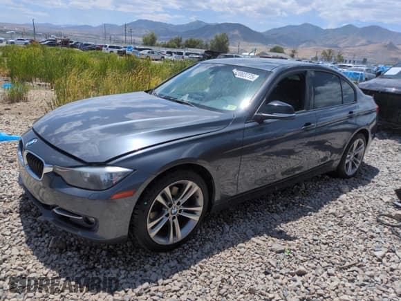 ✅ 2013 BMW 3 Series 328i xDrive • VIN: WBA3B5C51DF597557 • Лот: 62003775. Опубликован ранее на Copart с пробегом Не указан. Бесплатный доступ к архиву аукционных продаж из США и подробный отчёт об истории автомобиля на DreamBid. Изображение 1.