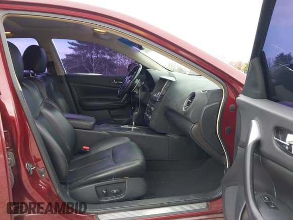 ✅ 2010 Nissan Maxima SV • VIN: 1N4AA5AP8AC823159 • Lot: 43730754. Wystawiony na IAAI z przebiegiem 254 891 mil. Bezpłatny archiwum sprzedaży aukcyjnych z USA i szczegółowy raport historii pojazdu na DreamBid. Zdjęcie 5.