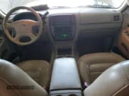 ✅ 2005 Ford Explorer Limited • VIN: 1FMDU75W75ZA72422 • Lot: 62358465. Wystawiony na Copart z przebiegiem 200 098 mil. Bezpłatny archiwum sprzedaży aukcyjnych z USA i szczegółowy raport historii pojazdu na DreamBid. Zdjęcie 8.