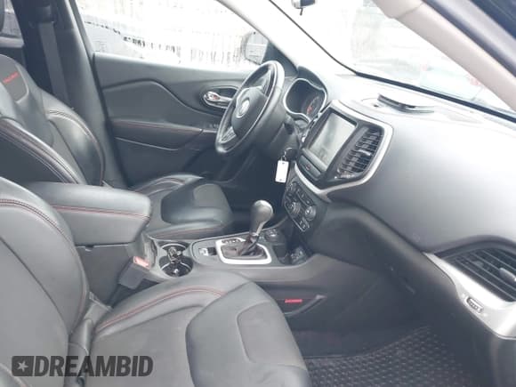 ✅ 2017 Jeep Cherokee Trailhawk L Plus • VIN: 1C4PJMBB9HW551506 • Лот: 41650841. Опубликован ранее на IAAI с пробегом 51 273 миль. Бесплатный доступ к архиву аукционных продаж из США и подробный отчёт об истории автомобиля на DreamBid. Изображение 5.