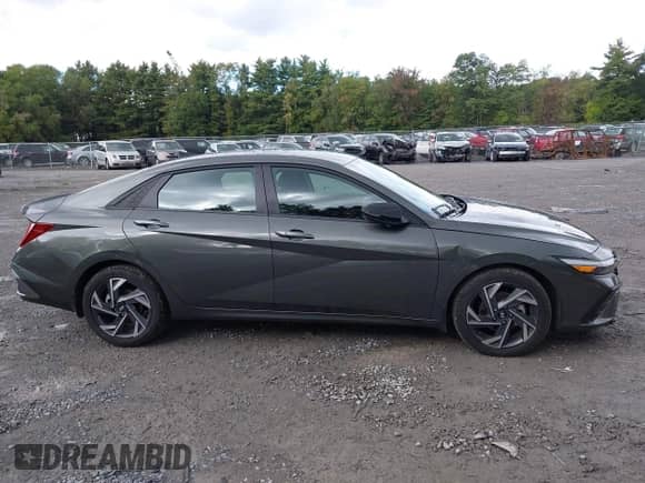 2025 Hyundai Elantra SEL Sport with VIN KMHLM4DG2SU955860, listed as a IAAI auction lot 43317517 with 8,756 mi miles and . Bid and sale history available at DreamBid. Image 13.