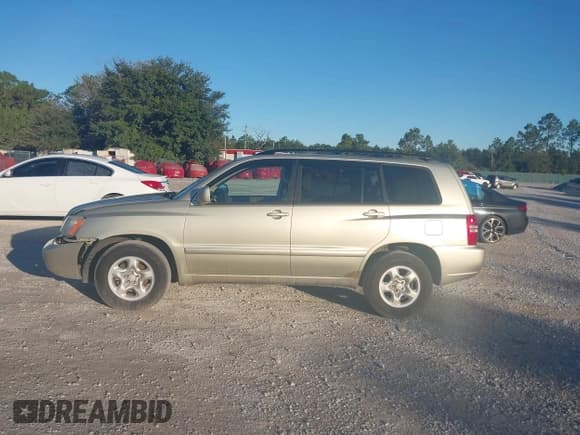 ✅ 2003 Toyota Highlander • VIN: JTEGF21A030113964 • Lot: 43661618. Wystawiony na IAAI z przebiegiem 120 567 mil. Bezpłatny archiwum sprzedaży aukcyjnych z USA i szczegółowy raport historii pojazdu na DreamBid. Zdjęcie 15.