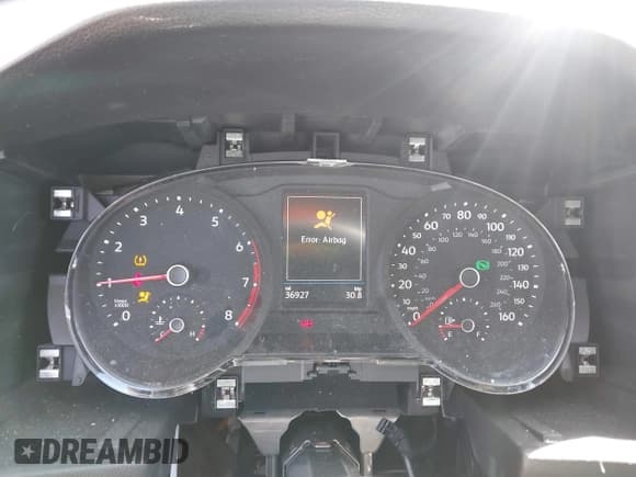 ✅ 2020 Volkswagen Tiguan S • VIN: 3VV1B7AXXLM033223 • Lot: 42906678. Wystawiony na IAAI z przebiegiem 36 927 mil. Bezpłatny archiwum sprzedaży aukcyjnych z USA i szczegółowy raport historii pojazdu na DreamBid. Zdjęcie 7.