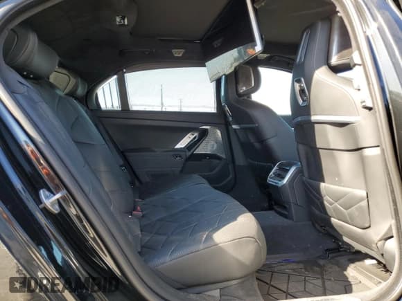 ✅ 2023 BMW 7 Series 760i xDrive • VIN: WBA33EJ04PCN31904 • Лот: 71532895. Опубликован ранее на Copart с пробегом 2 127 миль. Бесплатный доступ к архиву аукционных продаж из США и подробный отчёт об истории автомобиля на DreamBid. Изображение 10.