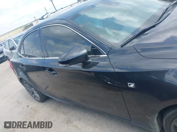 ✅ 2017 Lexus IS 200t • VIN: JTHBA1D21H5039829 • Lot: 42251228. Wystawiony na IAAI z przebiegiem 70 633 mil. Bezpłatny archiwum sprzedaży aukcyjnych z USA i szczegółowy raport historii pojazdu na DreamBid. Zdjęcie 13.