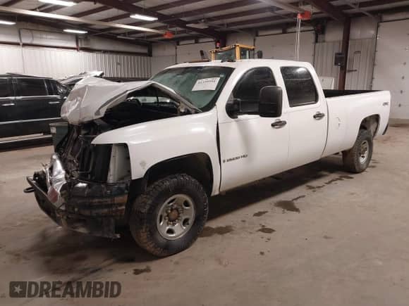 2007 Chevrolet Silverado 2500HD 1LT z VIN 1GCHK23647F512117, wystawiony jako IAAI lot #41359591 z przebiegiem 289 455 mil mil oraz . Historia ofert i sprzedaży dostępna na DreamBid. Obrazek 19.