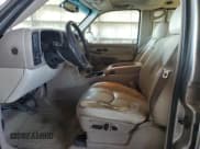 ✅ 2003 Chevrolet Suburban LT • VIN: 3GNEC16Z03G292961 • Лот: 42438505. Опубликован ранее на Copart с пробегом 173 301 миль. Бесплатный доступ к архиву аукционных продаж из США и подробный отчёт об истории автомобиля на DreamBid. Изображение 7.
