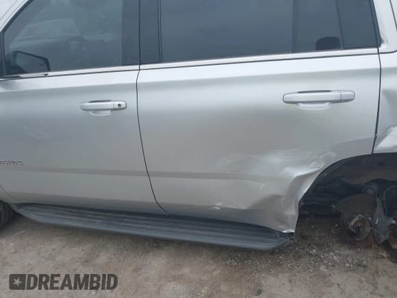 ✅ 2018 Chevrolet Tahoe LT • VIN: 1GNSCBKC8JR133855 • Lot: 42075312. Listed on IAAI with 61,534 mi. Free auction sales archive from the USA and detailed vehicle history report at DreamBid. Image 15.