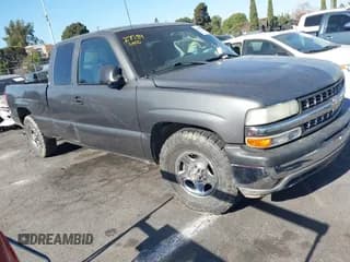 ✅ 2001 Chevrolet Silverado 1500 LS • VIN: 1GCEC19V41Z165192 • Lot: 41060816. Listed on IAAI with 265,933 mi. Free auction sales archive from the USA and detailed vehicle history report at DreamBid. Image 1.