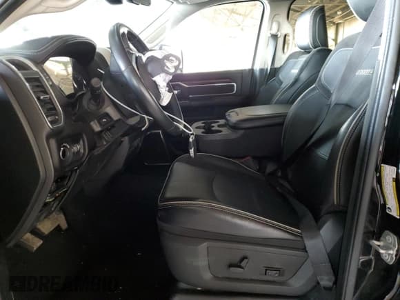 ✅ 2023 Ram 2500 Laramie • VIN: 3C6UR5FL4PG580565 • Lot: 42385155. Wystawiony na Copart z przebiegiem 13 939 mil. Bezpłatny archiwum sprzedaży aukcyjnych z USA i szczegółowy raport historii pojazdu na DreamBid. Zdjęcie 7.