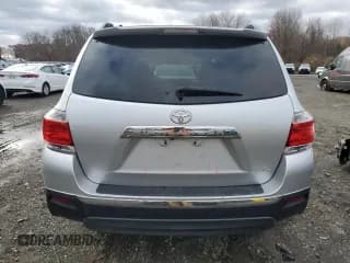 ✅ 2013 Toyota Highlander Plus • VIN: 5TDBK3EH7DS260580 • Lot: 92033705. Listed on Copart with 246,336 mi. Free auction sales archive from the USA and detailed vehicle history report at DreamBid. Image 6.