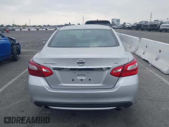 ✅ 2017 Nissan Altima SL • VIN: 1N4AL3AP6HC188886 • Lot: 42821048. Listed on IAAI with 87,805 mi. Free auction sales archive from the USA and detailed vehicle history report at DreamBid. Image 16.
